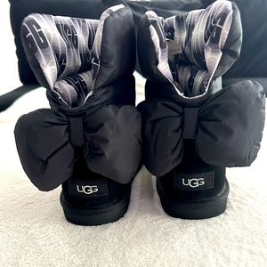Ugg Boots -Brand New Black boots size 6